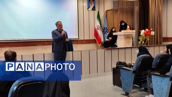 همایش انتخاب آگاهانه ویژه دانش آموزان پایه نهم ناحیه۷