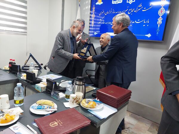 نشست مشترک مجامع خیرین مدرسه ساز خراسان رضوی با رئیس جامعه خیرین مدرسه ساز کشور