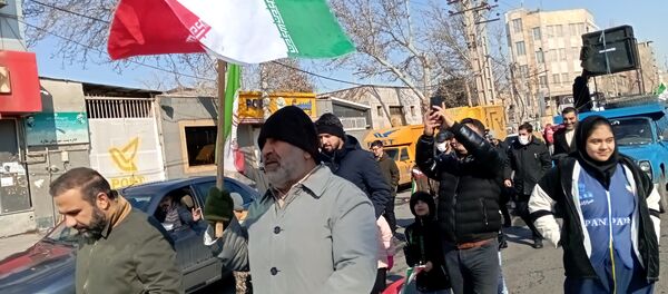 مردم غیور ملارد با حضور پرشور خود در راهپیمایی ۲۲ بهمن، ثابت کردند که همچنان پای انقلاب اسلامی ایستاده‌اند.