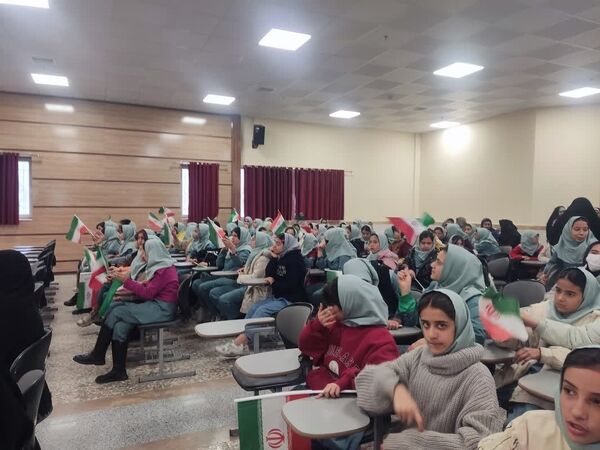 برگزاری طرح ملی لاله‌های روشن در دبستان دخترانه امام خمینی 2 
