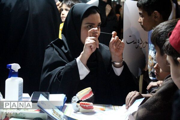 اجرای طرح ویزیت رایگان  دندان  در اجتماعات شبانه بجنورد