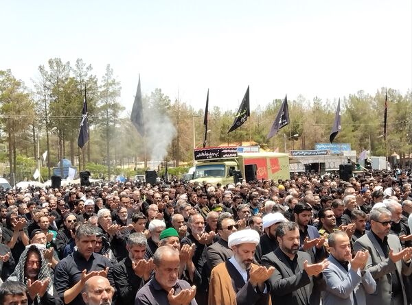 اقامه نماز ظهر عاشورا در بیرجند