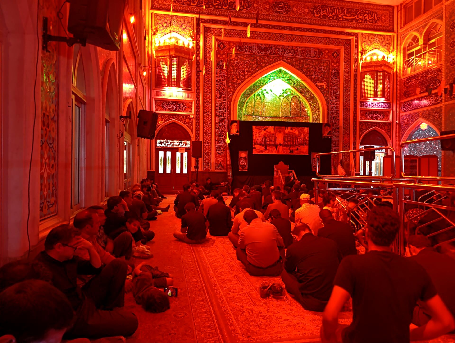 برگزاری مراسم شب ششم عزاداری امام حسین(ع) در تکیه ابوالفضلی نیشابور
