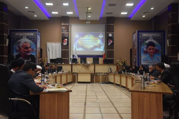 بررسی مسائل روز کشور با حضور کارشناس سیاسی و اساتید دانشگاه فرهنگیان استان چهارمحال و بختیاری