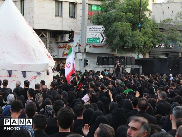 ماتم حسینی در چهارراه بهار؛ ضجه های عاشورایی در غروب غربت