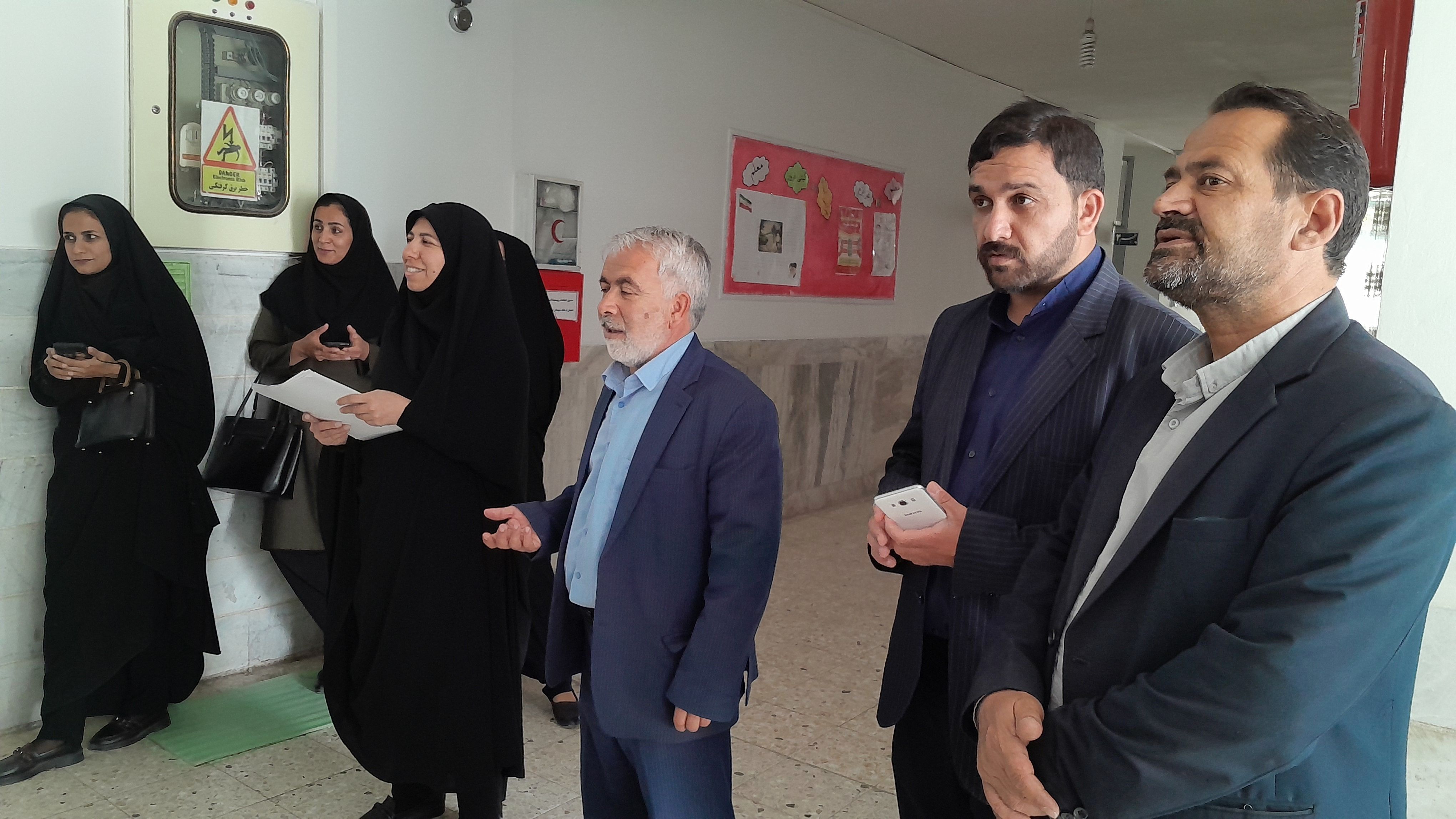 تجلیل از برگزیدگان لیگ علمی پایا در شهرستان خلیل‌آباد