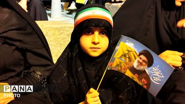 تجمع مردمی شهرستان نجف‌آباد همراه با عزاداری ایام محرم