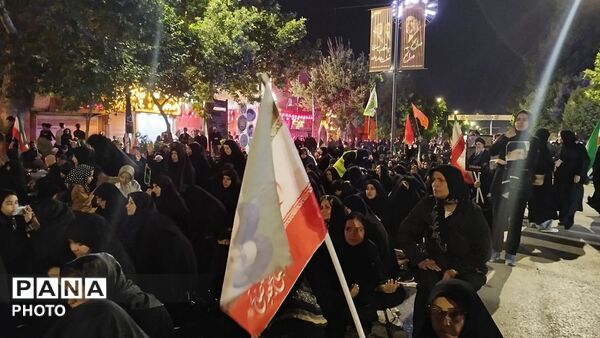 طنین نوای یا حسین در مسجد جامع نیشابور غرق در سوگ عاشورا