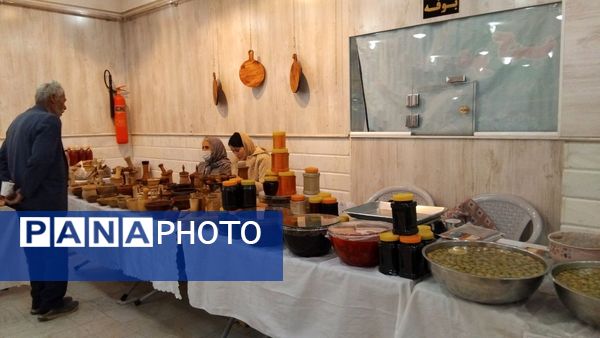 نمایشگاه صنایع‌دستی و سوغات شب یلدا در شهرستان محلات 