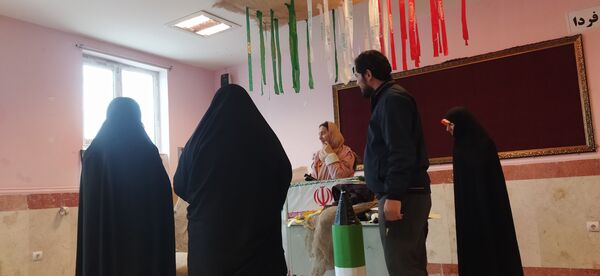 تعهد و تلاش دانش‌آموزان مدرسه انقلاب کوهدشت در فعالیت‌های مدرسه