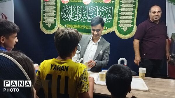گذری بر فعالیت موکب بلوار غزالی در پنجاه و پنجمین شب از اجتماعات مردمی 