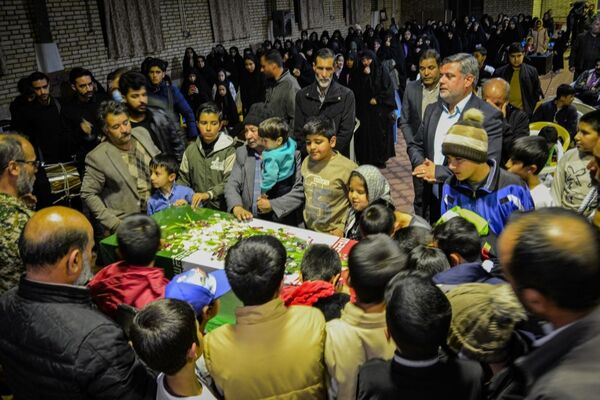 مراسم اکران فیلم سینمایی مجنون در دبیرستان کوثر شهر رباط‌سنگ