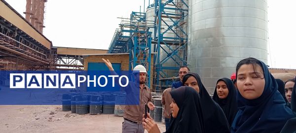 بازدید دانش‌آموزان از کارخانه آلومینای جاجرم و قلعه جلال الدین شهرستان گرمه
