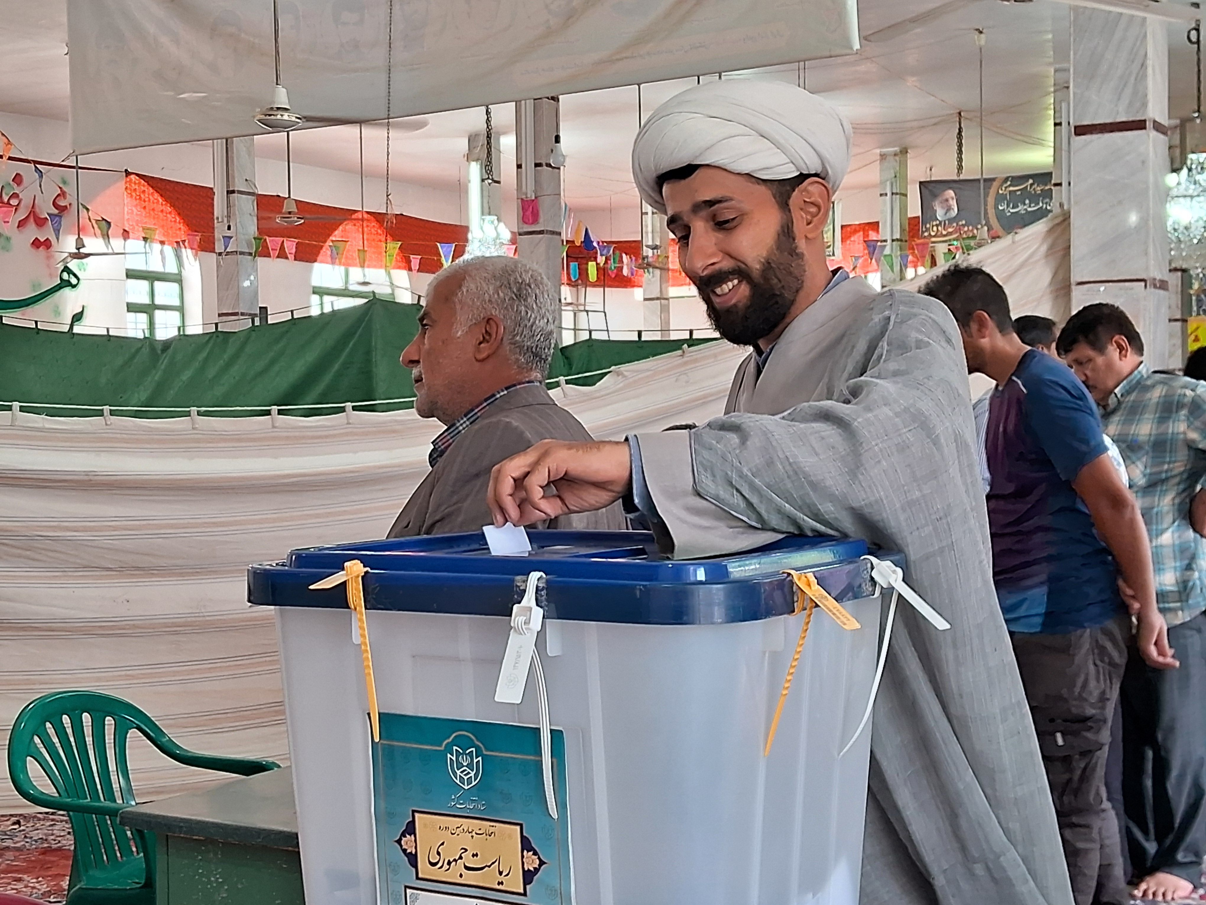 حضور مردم گالیکش پای صندوق‌های رأی