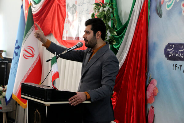 برپایی جشن «حضور تا ظهور» در دبیرستان شهیده حسنی سعدی قم