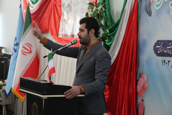 برپایی جشن «حضور تا ظهور» در دبیرستان شهیده حسنی سعدی قم