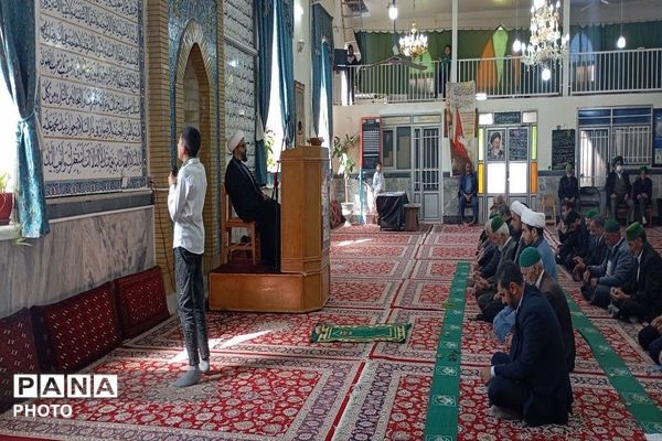 حضور دانش آموزان در دومین نماز عبادی، سیاسی جمعه ماه مبارک رمضان در شهر بار نیشابور