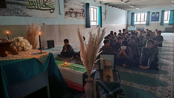 طرح‌ملی‌لاله‌های‌روشن و یادواره شهدای دانش آموز در مدرسه هیات امنایی فرهنگ و  مدرسه شهید رجایی شهرستان قدس