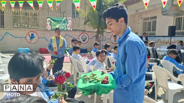 جوانه ها در مشهد قد کشیدند ،از نیمکت ابتدایی تا راه آینده