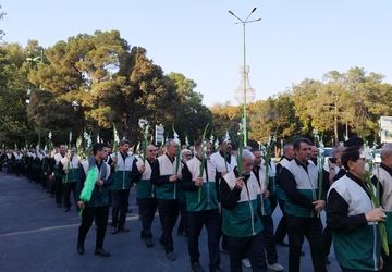 قافله پیاده‌روی خادمیان رضوی در اصفهان