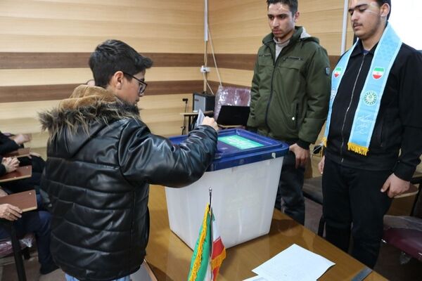 انتخابات هیات رئیسه‌ شورای دانش‌آموزی شهرستان مرند