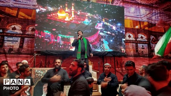 فضای معنوی مسجد جامع نیشابور با برپایی چایخانه حضرت زهرا(س) در رنگ ماتم