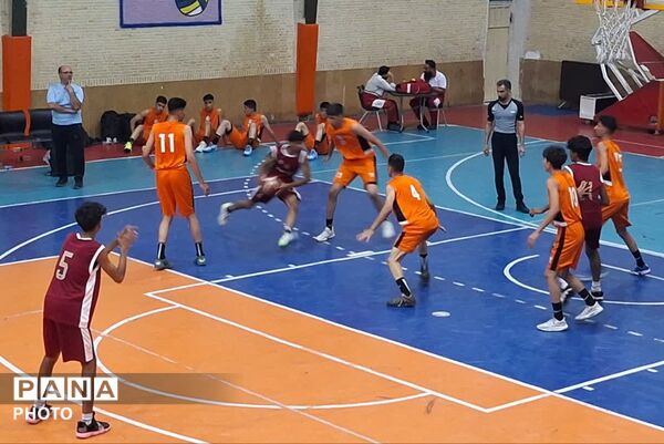 نبرد بسکتبالیست‌های کرمان و هرمزگان در شیراز