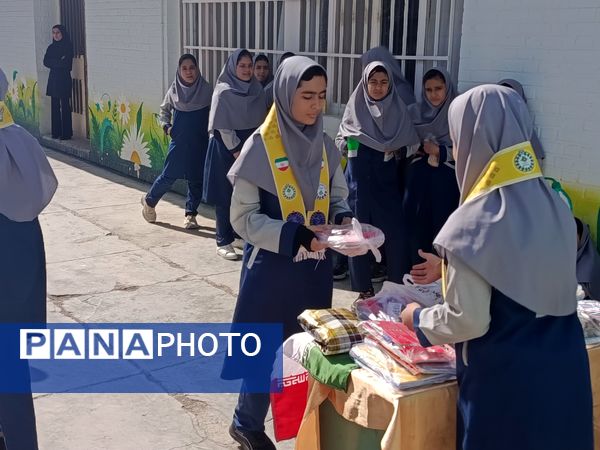 جشن عاطفه‌ها در دبیرستان افق خواف 