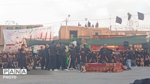 طنین فریاد «هل من ناصر» در میدان تعزیه