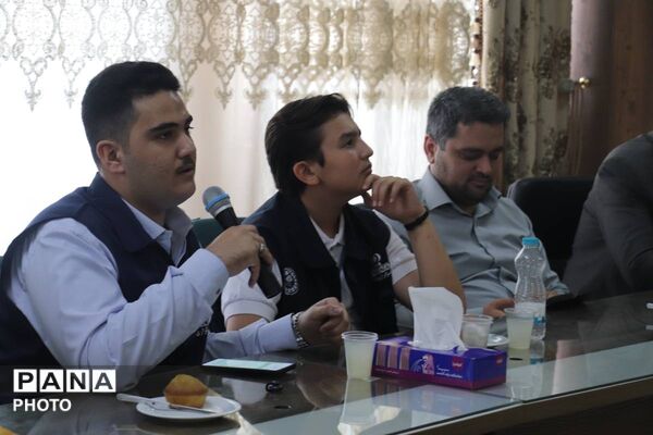 تجلیل از دانش‌آموز خبرنگاران پانا در آیین گرامیداشت روز خبرنگار