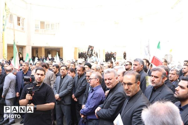 حضور وزیر آموزش و پرورش در مراسم وداع با رهبر شهید