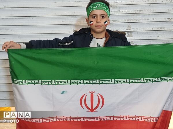 حضور دانش‌آموزان و فرهنگیان فشافویه در آیین‌های شبانه؛ نمایش بصیرت و تجدید میثاق با آرمان‌های شهدا