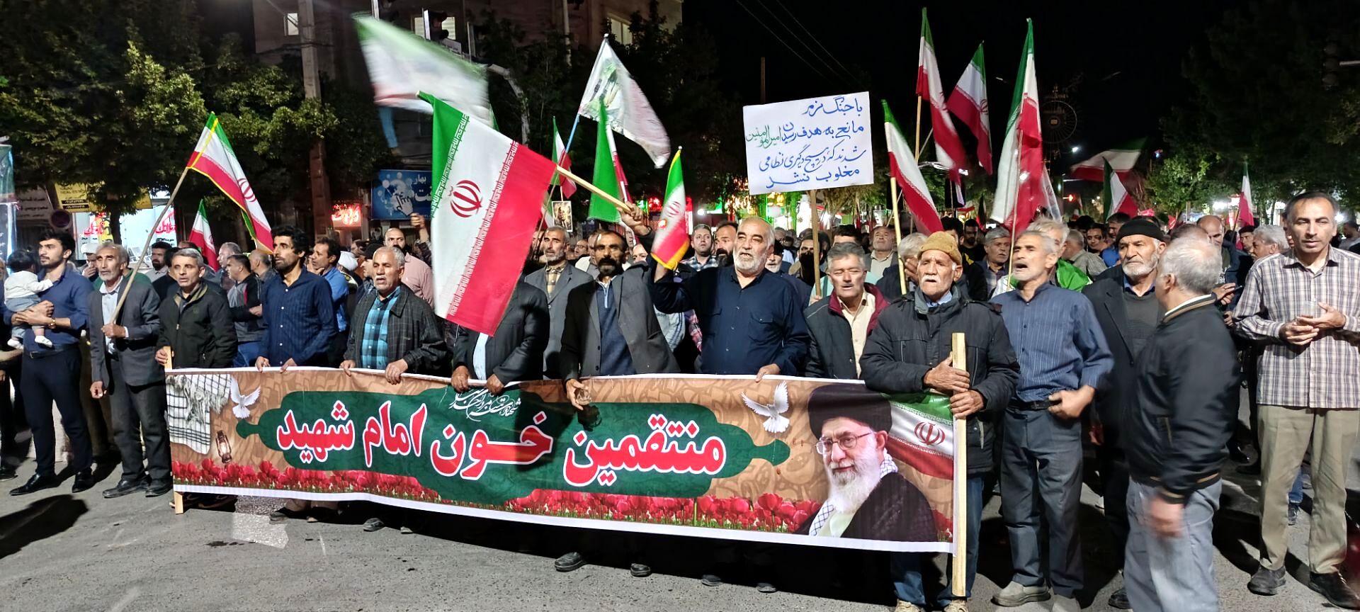 حضور مردم غیور آشخانه در هفتادوهشتمین راهپیمایی شبانه