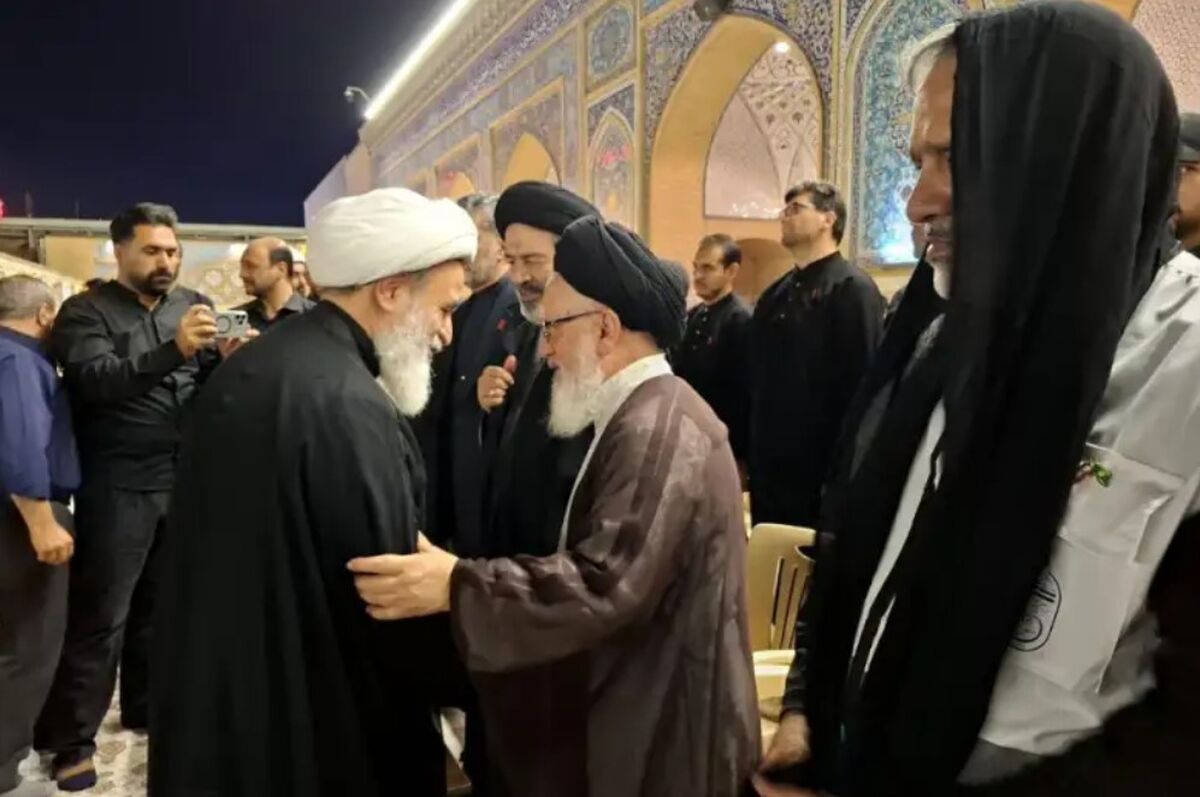 برگزاری مراسم بزرگداشت قائد شهید امت در حرم امام علی (ع)