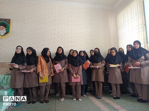 تجلیل از رتبه های برتر آموزشگاه خلیج فارس مروست