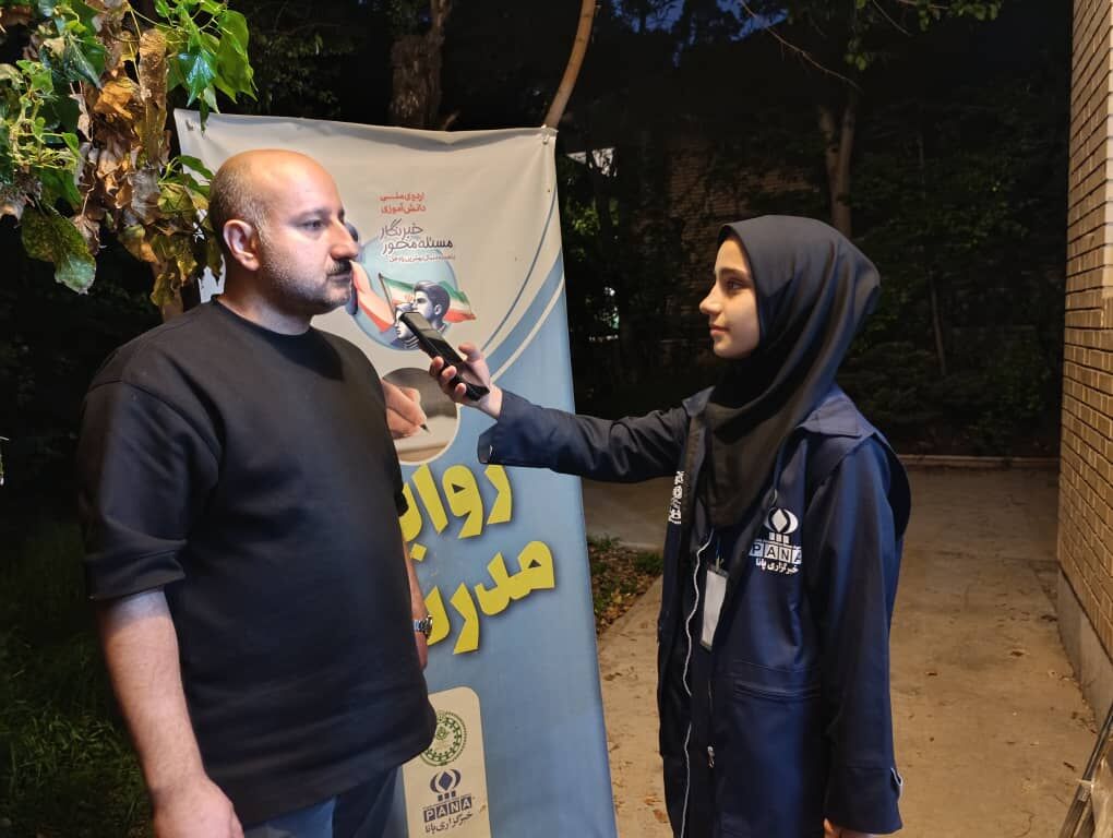 تجربیات سال‌ها فعالیت در حوزه عکاسی را در اختیار دانش‌آموزان خبرنگار قرار می‌دهم