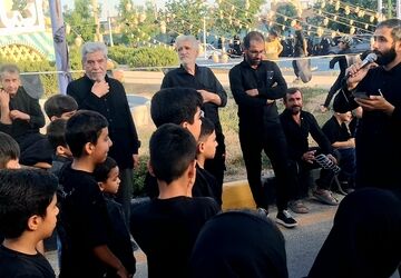 جلوه شور حسینی نوجوانان داراب در آیین «احلی من العسل»