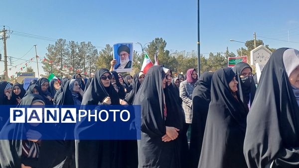 راهپیمایی باشکوه ۲۲ بهمن در شهرستان کوهپایه 