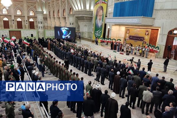 ویژه برنامه سالروز ورود امام خمینی به میهن در حرم مطهر ایشان