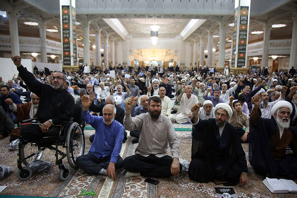 بزرگداشت قیام ۱۵ خرداد در حرم حضرت معصومه(س)