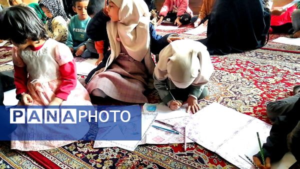 برپایی غرفه کودک در حاشیه نماز جمعه شهرستان کاشمر