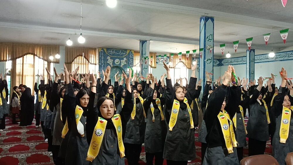  همایش یاوران انقلاب در دبیرستان امام سجاد (ع) ناحیه ۴ کرج