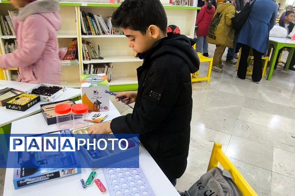 غرفه کار آفرینی و غرفه بازی به مناسبت دهه فجر در کانون پرورش فکری اندیشه