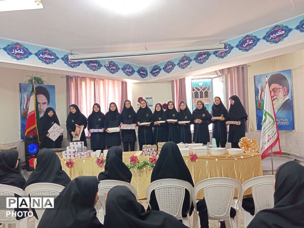 مراسم جشن ممتازین در دبیرستان شاهد هاجر کاشمر