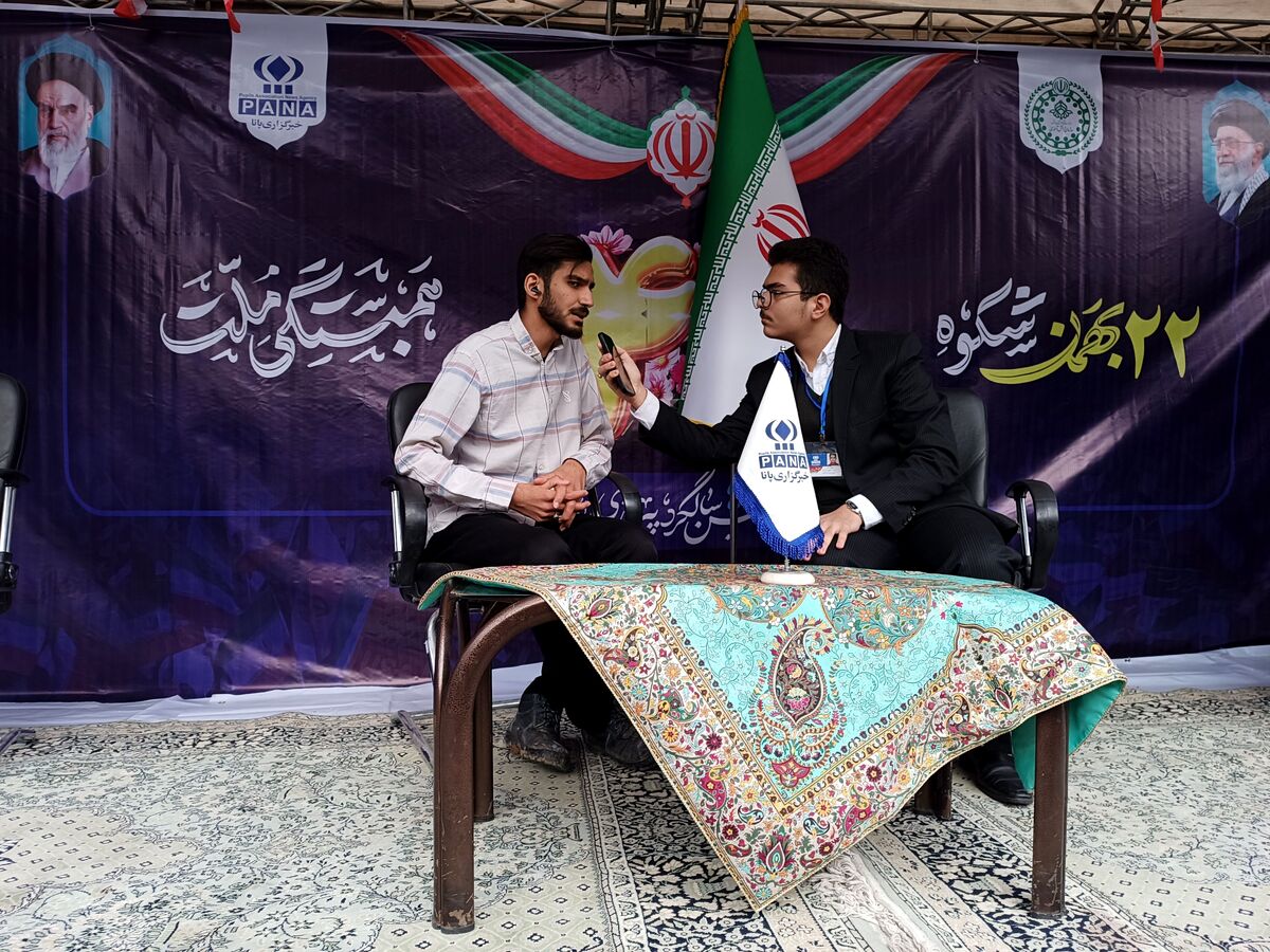  نوجوانان پشتیبان انقلاب اسلامی هستند
