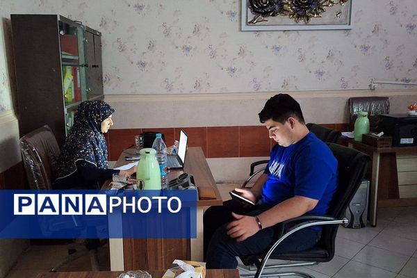 فعالیت پایگاه انتخاب رشته کنکور سراسری ۱۴۰۴ اداره آموزش و پرورش کهریزک 