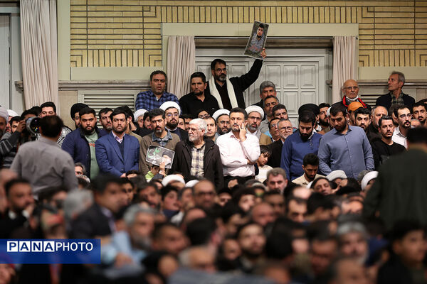 دیدار اقشار مردم با رهبر انقلاب به مناسبت چهل‌وهفتمین سالگرد پیروزی انقلاب اسلامی
