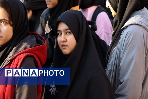 صبحگاه مدرسه شیخ مفید پاکدشت