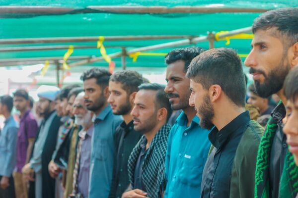 تجمع بزرگ عزاداران در روستای مزرعه شهید بهشت حاجی 