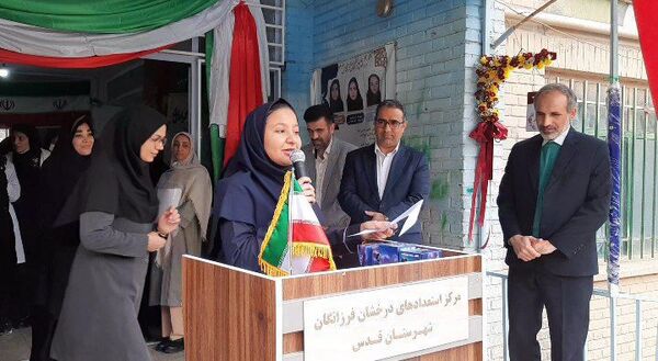  مراسم نواخته شدن زنگ پژوهش در فرزانگان قدس
